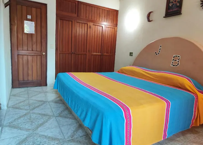 Hotel J.b. Zihuatanejo