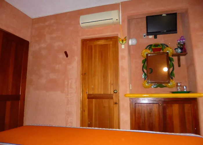 J.b. Hotel Zihuatanejo
