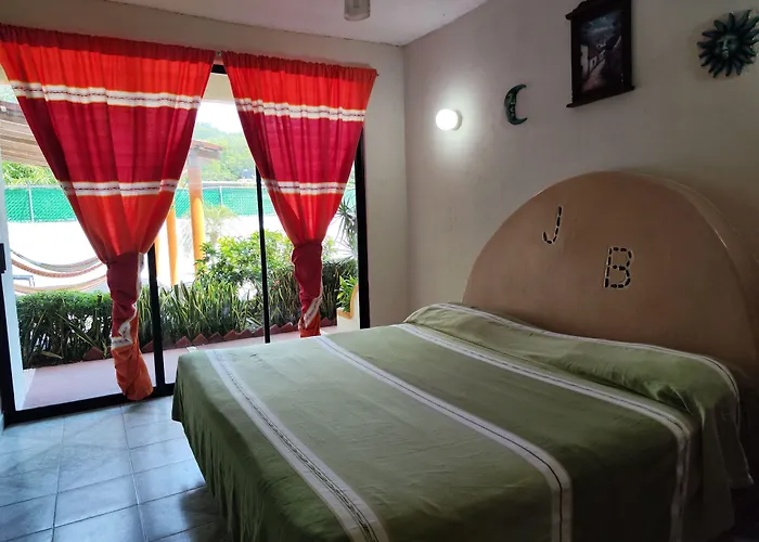 Hotel J.b. Zihuatanejo